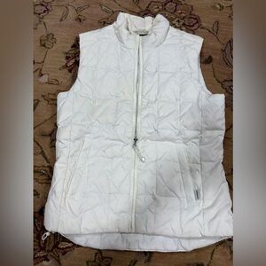 Mondetta Women's Ivory Quilted Vest